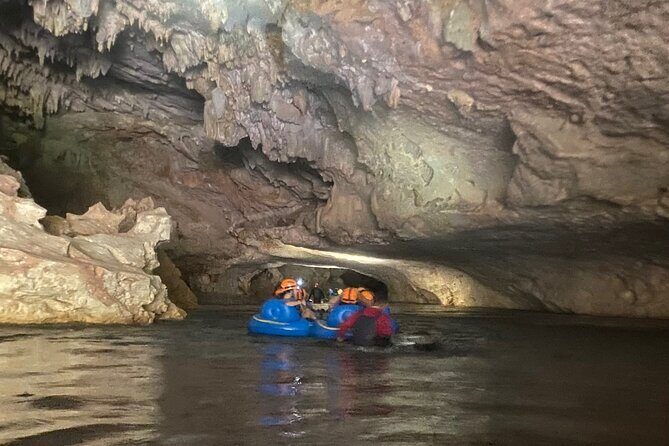 Cave Tubing Paradise and The Howler Monkey Sanctuary - FAQs