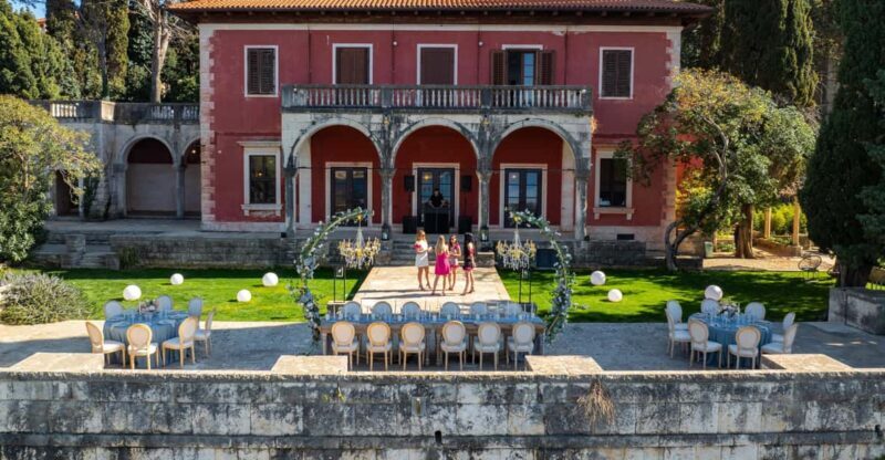 Cavtat: Banac Gallery Entrance & Sparkling Wine - Guided Walk and Additional Insights