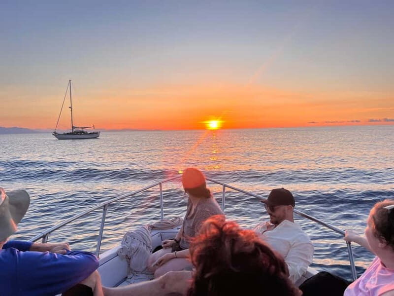 Cefalù: Sunset boat trip along the coast of Cefalù - An In-Depth Look at the Cefalù Sunset Boat Trip