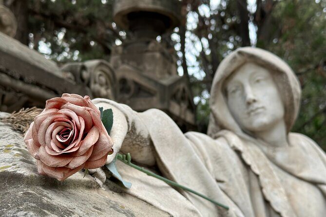 Cemetery Tour - Angels, Gothic Graves, Montjuic Sea Views - An In-Depth Look at the Cemetery Tour Experience