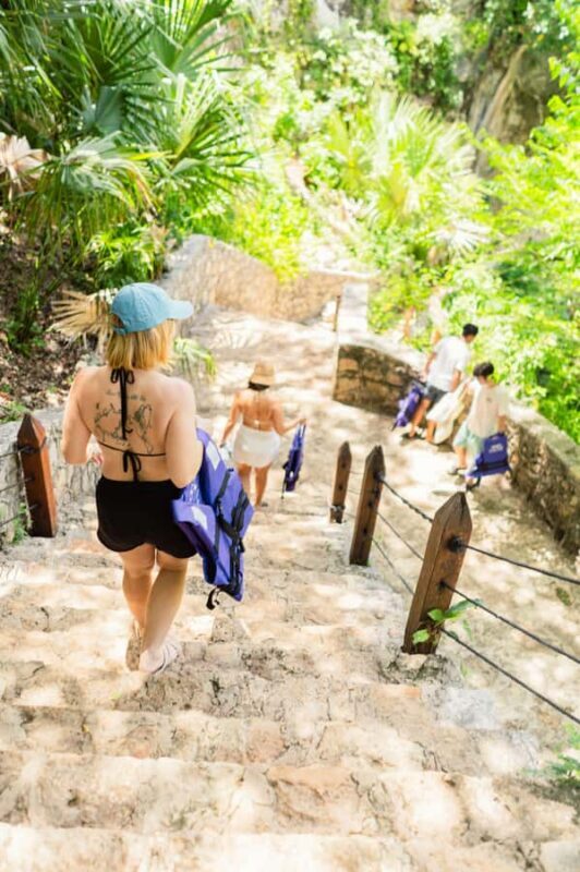 Cenotes roadtrip in classic van around Valladolid - FAQ