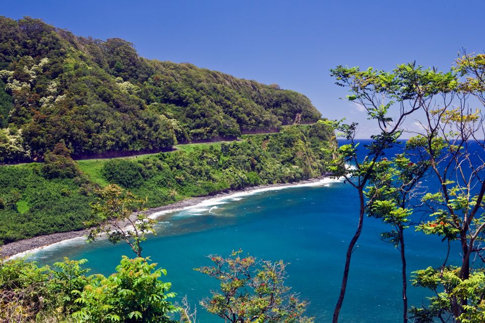 Central Maui: Two-Island Scenic Helicopter Flight to Molokai - Flight Experience