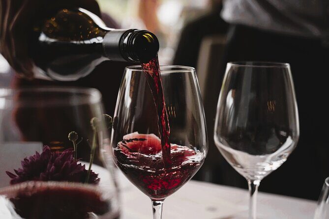 Central Otago Wine Tour Small Group, Expert Guide & Scenic Views - A Deep Dive into the Experience