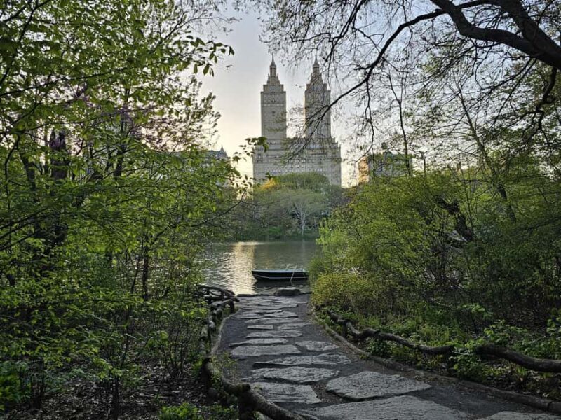 Central Park, NY: Nature, Architecture and Movie Scenes Tour - Hollywood and Film Locations