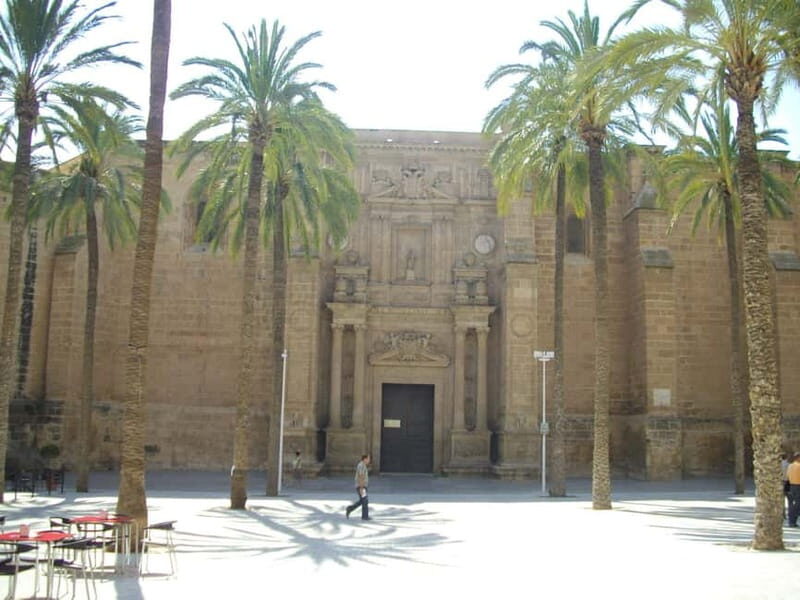 Centro histórico: un paseo por la historia. - A balanced look at the tour experience