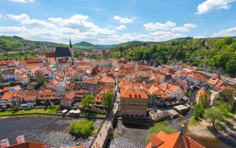 Cesky Krumlov: Insta-Perfect Walk With a Local - Capturing Insta-Worthy Moments