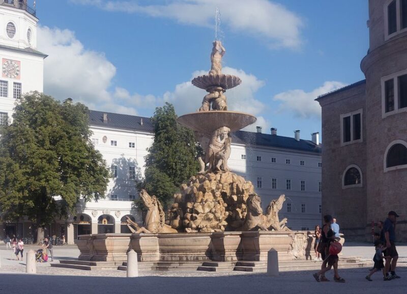 Cesky Krumlov: Private One-Way Transfer to Salzburg - Booking and Cancellation