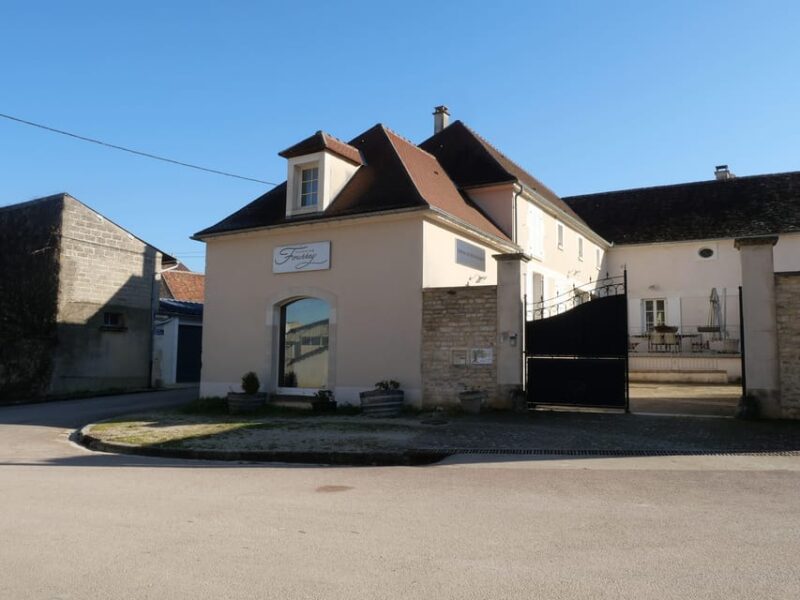 Chablis: Visit and Tasting Family Winery - Key Points