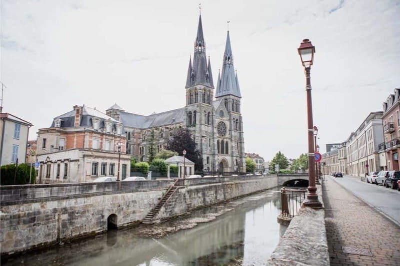 Châlons-en-Champagne luxury tours with private chauffeur - FAQs