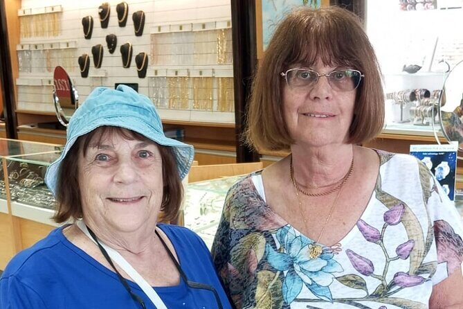 Champagne and Diamond Shopping Experience in Downtown, Bahamas - FAQs