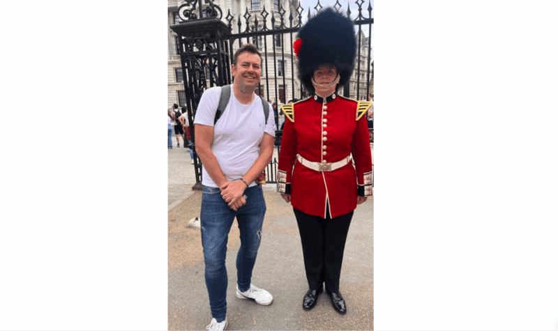 Changing of the Guard at Buckingham Palace - Expert Guidance