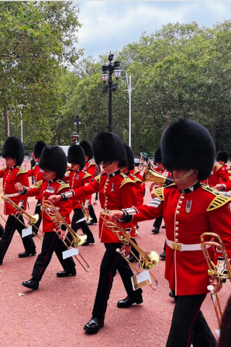Changing of the Guard at Buckingham Palace - Sum Up