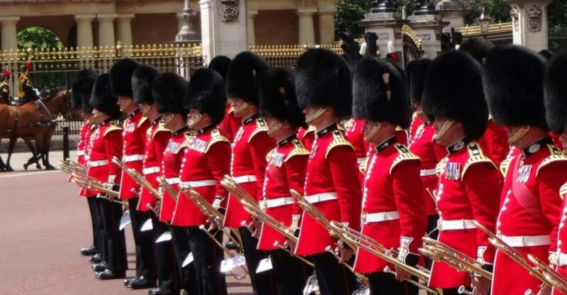Changing of the Guard Experience in London - Itinerary and Main Stops