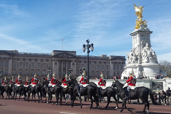 Changing of the Guard Guided Walking Tour in London - Meeting and End Points