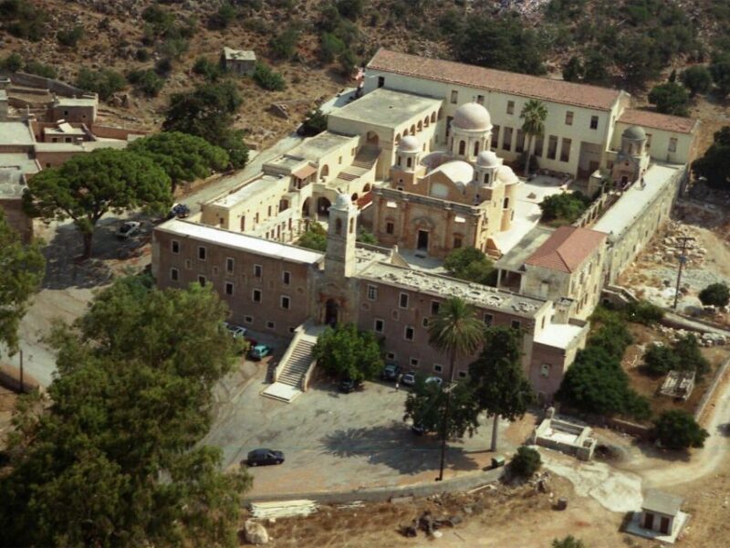 Chania Highlights: Venizelos, Stavros, Agia Triada & Marathi - Exploring Venizelos Graves