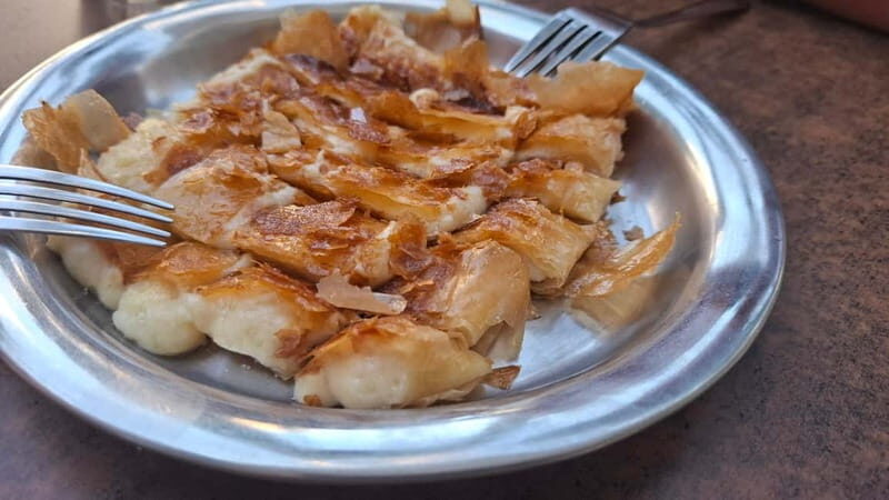 Chania Old Town: Vegetarian Food & Sightseeing Walking Tour - Exploring Chania Old Town: A Closer Look