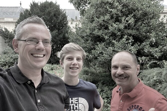 Chanson and Musical Tour in Paris - Musical Interludes and Performances