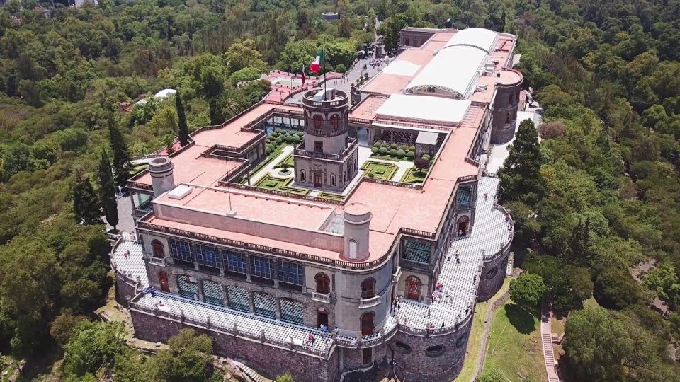 Chapultepec Castle Tour: Explore the Luxurious Chambers - Stunning Views of Mexico City