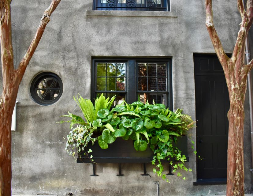 Charleston: Hidden Alleyways Walking Tour With Museum Ticket - Traversing Charlestons Alleys