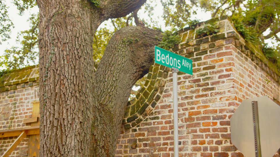 Charleston: Hidden Alleyways Walking Tour With Museum Ticket - Powder Magazine Museum