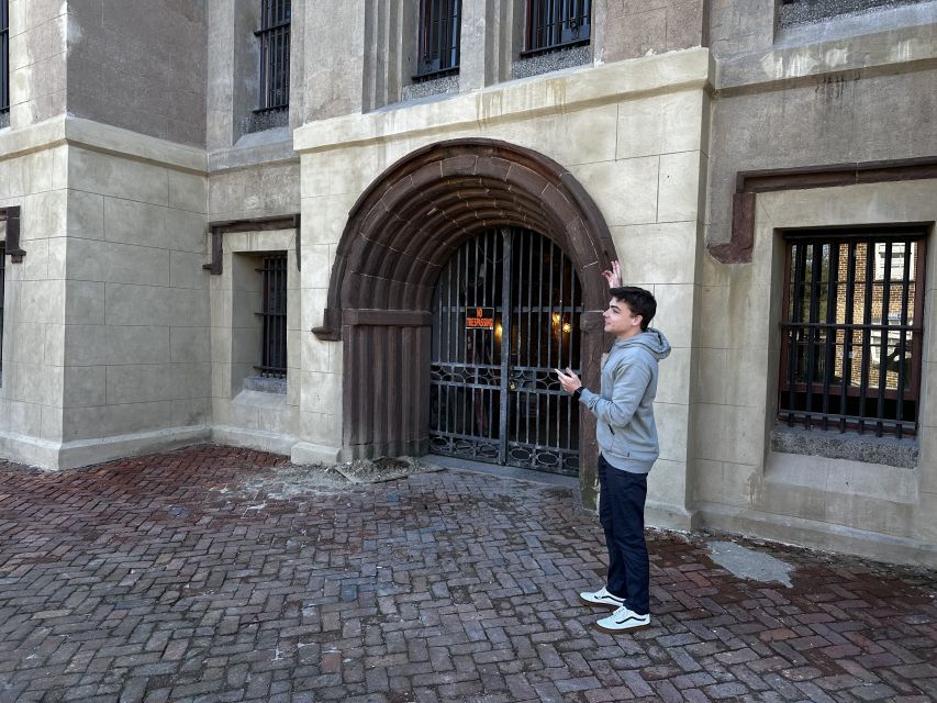 Charleston: Pirates and Ghosts Guided Walking Tour - Exploring Charlestons Landmarks