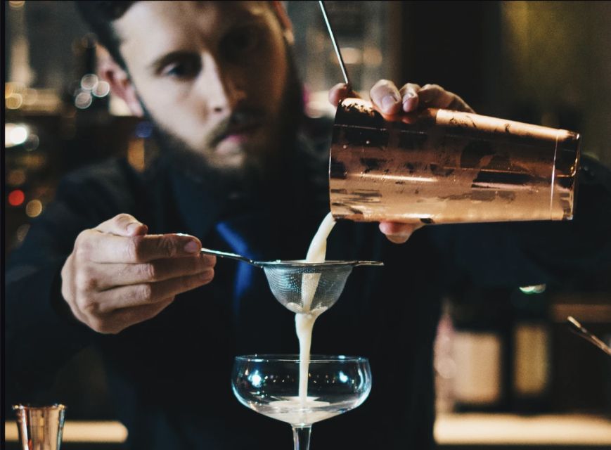 Charleston: Roaring 20S Walking Tour With Cocktails - Establishments in Downtown Charleston