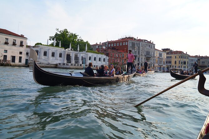 Charming Gondola Ride on the Grand Canal & Gondola Yard Gallery - Health and Safety Measures