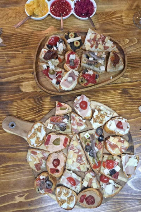 Charming Stories and Delightful Tapas & Dinner Eve - Frequently Asked Questions