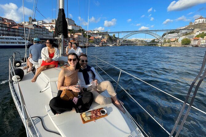 Charming tour of the Douro on a shared sailboat for up to 8 people - Key Points