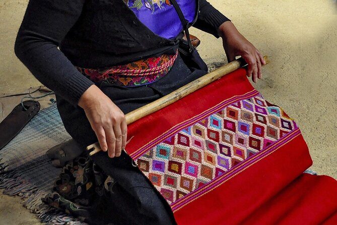 CharmTzotzil Zinacantán and San Juan Chamula ENGLISH GUIDE - Authenticity and Cultural Value