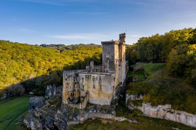 Château De Commarque: the Mystery of the Forgotten Fortress - Immersive Audio Guide Experience