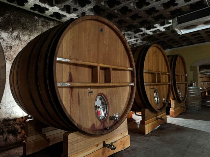 Châteauneuf-Du-Pape: Full-Day Wine Tour With Sommelier - Provencal Lunch