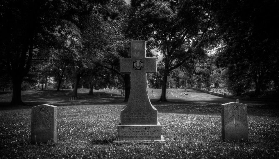 Chattanooga: A Spooky and Family-Friendly Walking Tour - Tour Meeting Point and Accessibility
