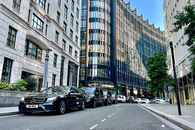 Chauffeur Limo Services Heathrow Airport to or From London Hotel - Complimentary On-Board Amenities