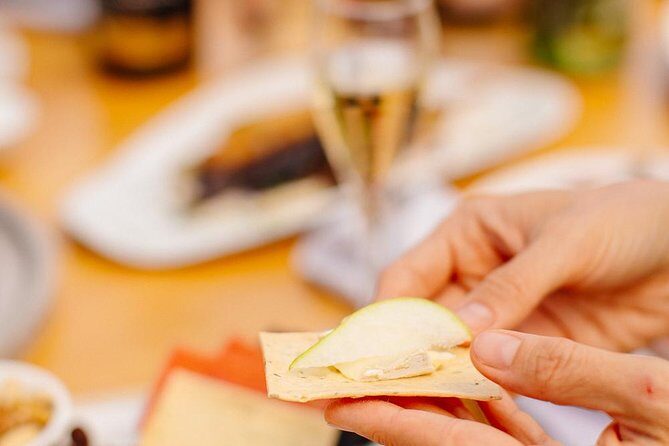 Chauffeured Cheese and Wine Tour with 3 Course Lunch - For 2 - Key Points