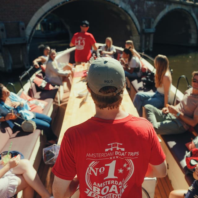 CHEESE AND DRINKS TOUR: A TASTE OF AMSTERDAM ON THE CANALS - Comfort and Accessibility