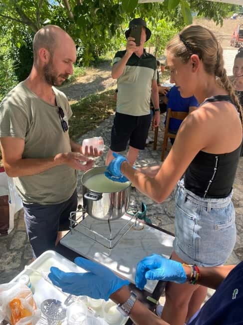 cheese-making workshop, excursion, and tasting in the Maiella Park - Practical Details