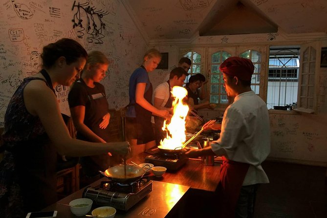 Chef Vu Cooking Class Plus Market Trip in Saigon Center (Pick up by Cyclo) - Shopping at Ben Thanh Market