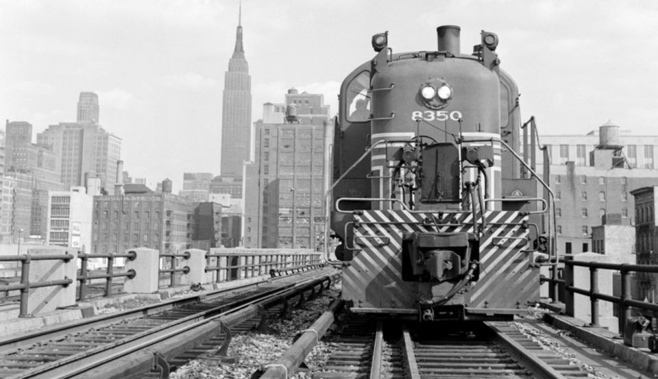Chelsea Market, Meatpacking, High Line Food & History Tour - Chelsea Market Exploration