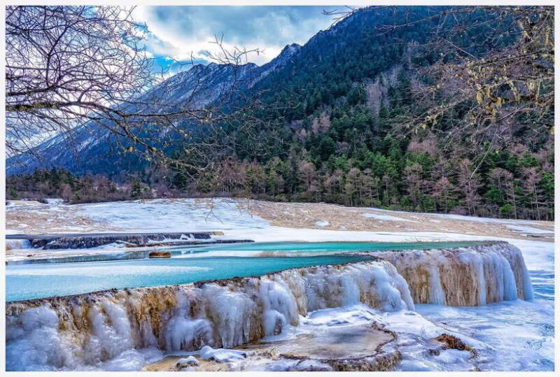 Chengdu: 5-Day Jiuzhaigou and Dujiangyan Tour with Panda - Exploring the Highlights of the 5-Day Tour