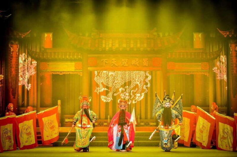 Chengdu: Classic Sichuan Opera Show Furong Guocui & free tea - An In-Depth Look at Furong Guocui