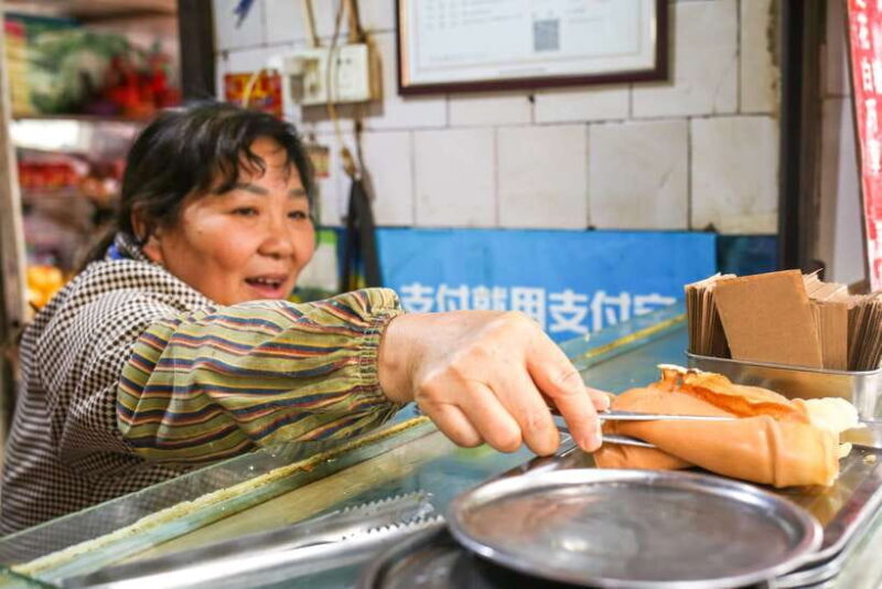 Chengdu: Hidden Dishes and Beers UNESCO Food Evening Tour - Practical Details and Tips