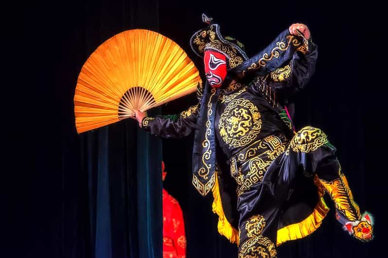 Chengdu: Hot Pot Dinner Sichuan Opera and Local Tea Tasting - Dining Experience