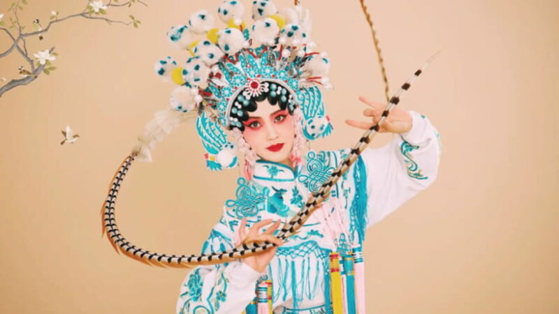 Chengdu: Liyuan Theater Sichuan Opera Face-Changing Show - Key Points