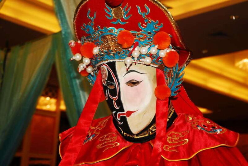 Chengdu Night: VIP Seat Opera Show or Back Alley Food Tour - Who Should Consider This Tour?