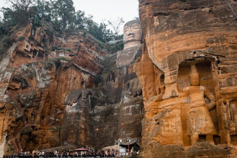 Chengdu Panda Base and Leshan Giant Buddha One-Day Tour - Lunch and Travel to Leshan