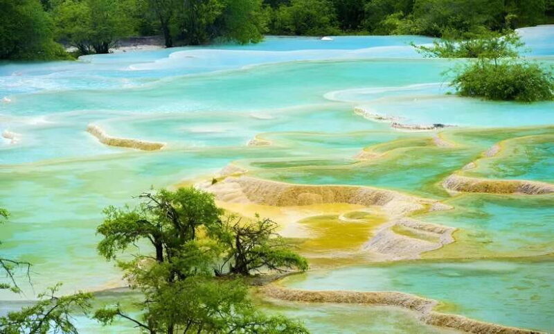 Chengdu: private 2-Day Huanglong Jiuzhaigou tour by train - Key Points