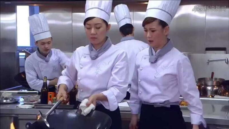 Chengdu: Private Panda Base and Sichuan Cuisine Tour - Analyzing the Value