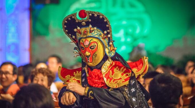 Chengdu: Sichuan Opera Show & Covered Bowl Tea & Massage - Convenient Transportation Options