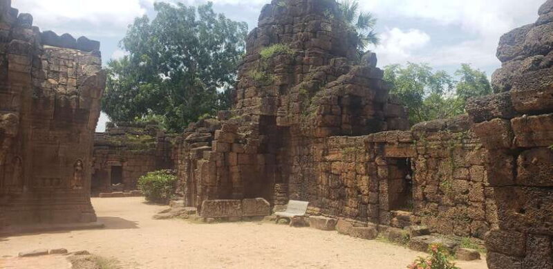 Chi so mountain _ Ta moa zoo_ Bati temple Tour - The Historical Significance of Bati Temple of Tonle Bati